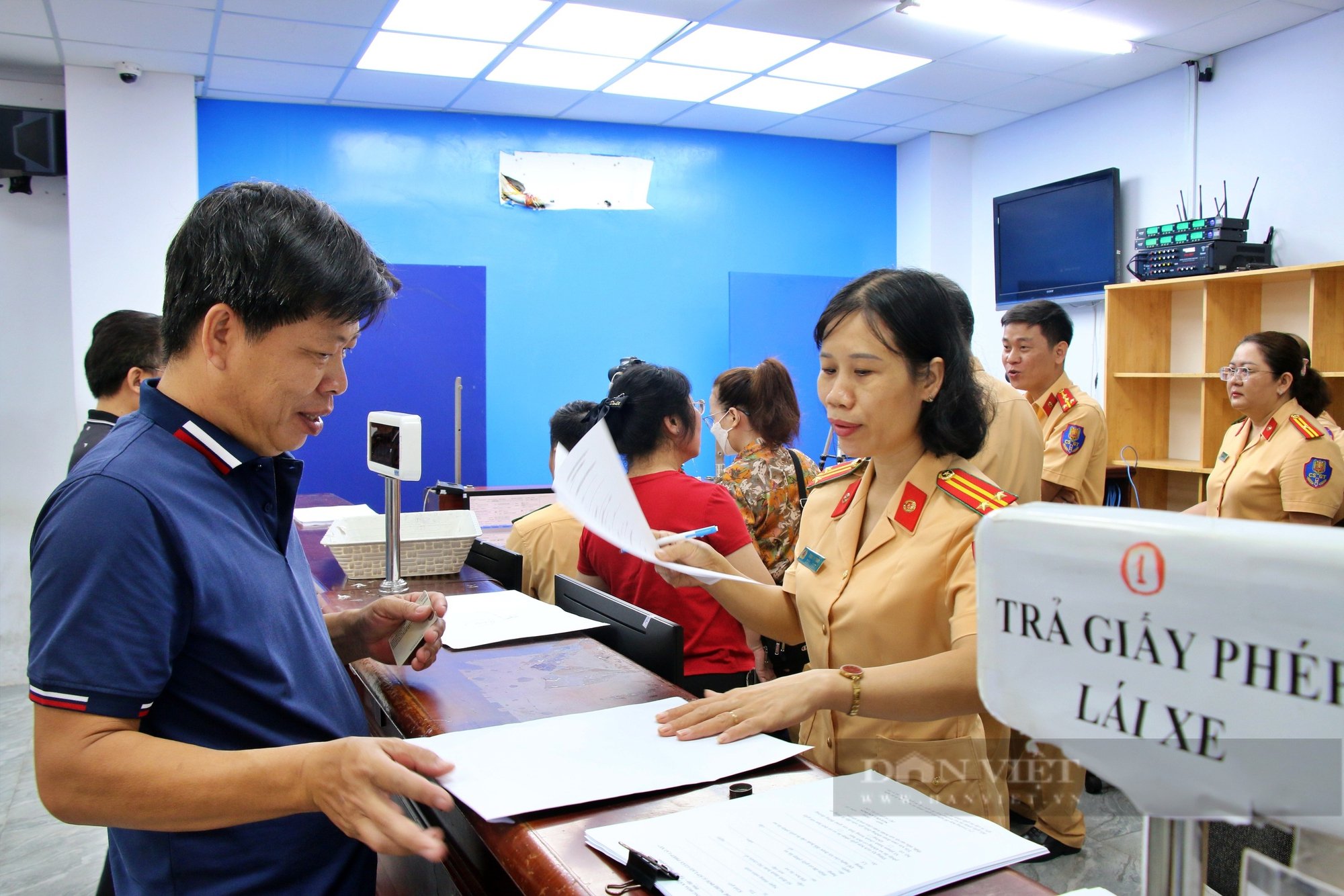 TP.HCM chính thức cấp, đổi GPLX tại các phường, xã từ ngày 17/3 - Ảnh 1.