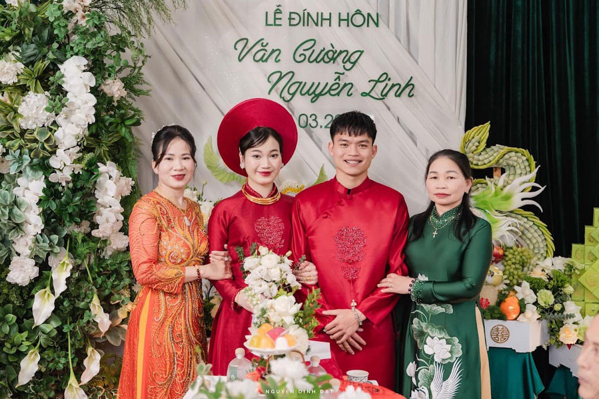 Cầu thủ có chiều cao khiêm tốn nhất U22 Việt Nam: Từng bị cấm thi đấu 2 năm, vừa làm lễ đính hôn - Ảnh 10.