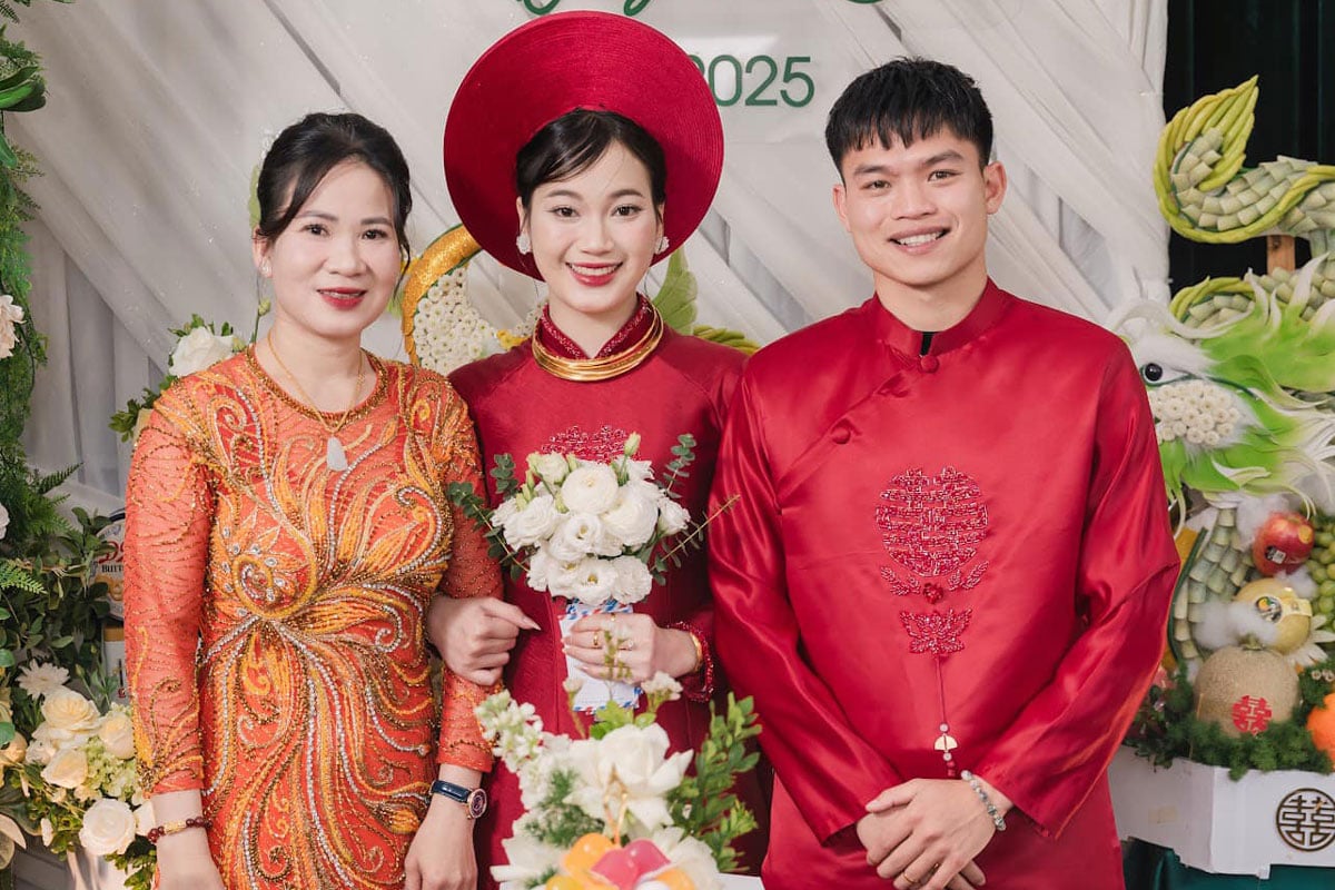 Cầu thủ có chiều cao khiêm tốn nhất U22 Việt Nam: Từng bị cấm thi đấu 2 năm, vừa làm lễ đính hôn - Ảnh 12.