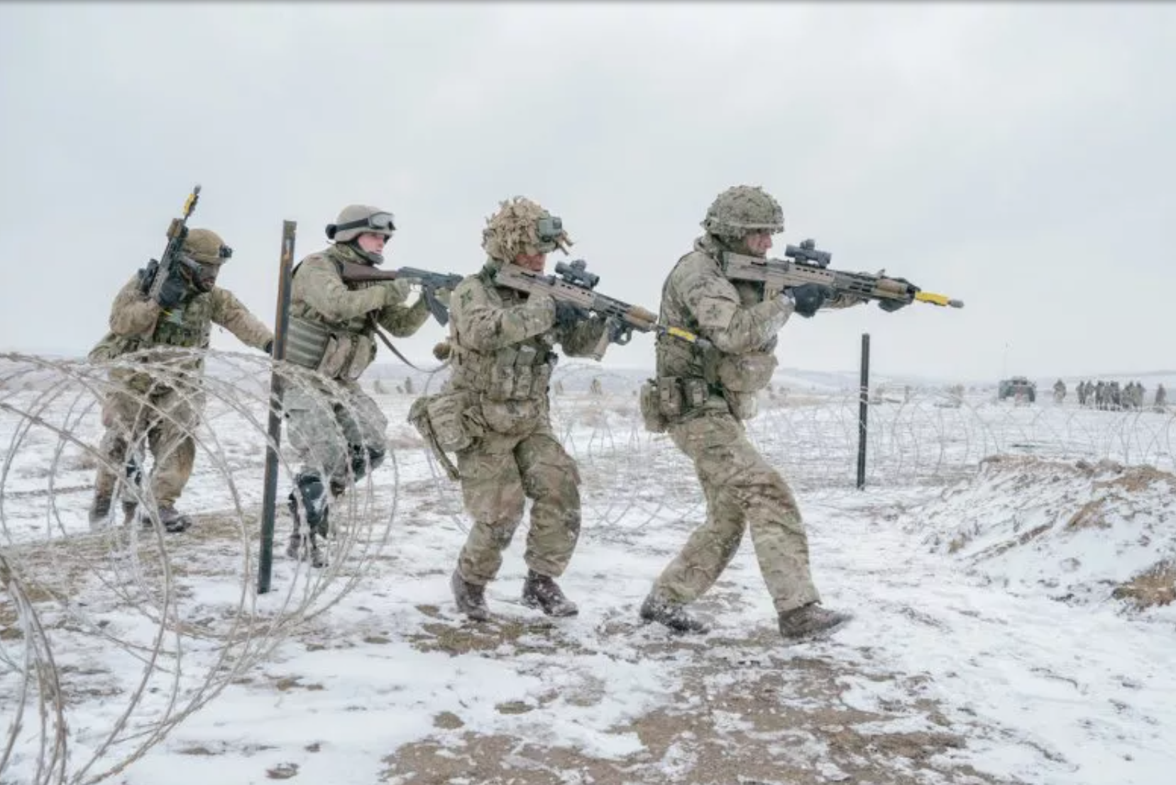 Quân đội Ukraine không còn đường rút lui ở khu vực Kursk bằng xe cơ giới - Ảnh 1.