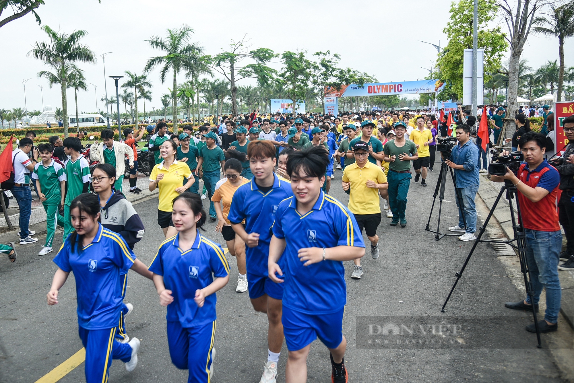 Gần 3.000 người hưởng ứng “Ngày chạy Olympic 2025 vì sức khỏe toàn dân” - Ảnh 4.