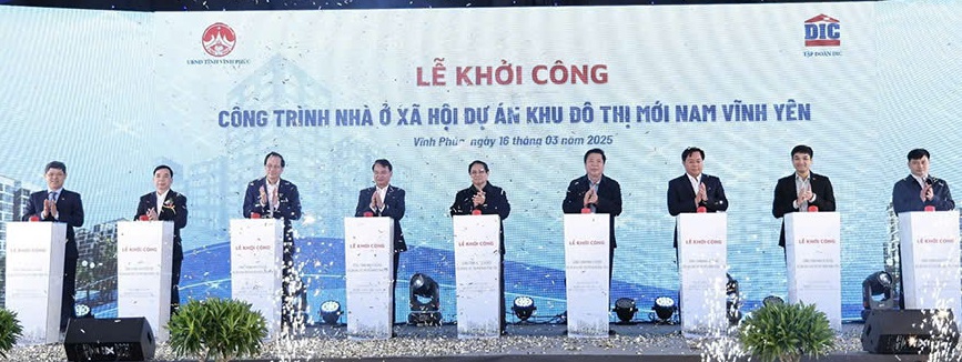 Thủ tướng Phạm Minh Chính nhấn nút khởi công dự án nhà ở xã hội tại Vĩnh Phúc - Ảnh 1.