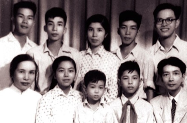 Ai là nhà phê bình văn học lỗi lạc, được đặt tên đường ở nhiều tỉnh thành? - Ảnh 2.