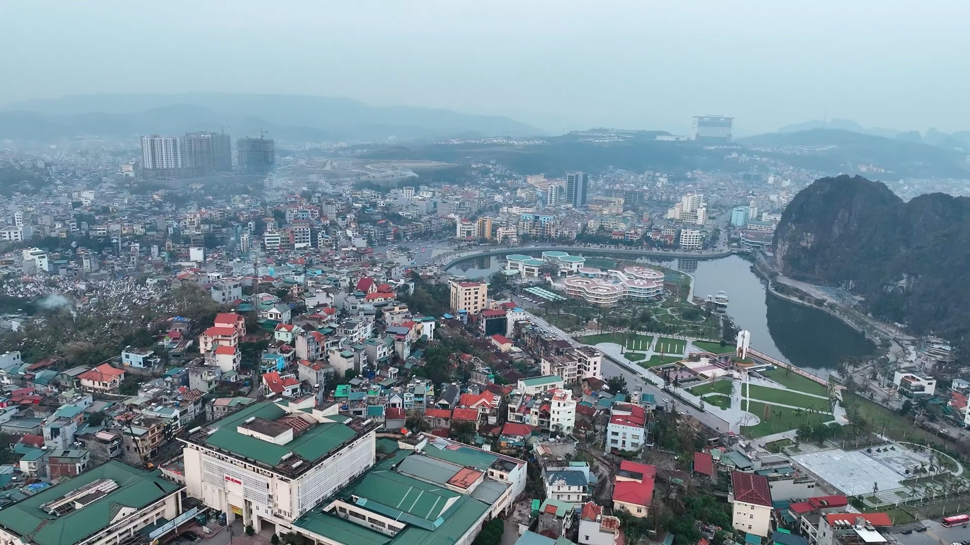 Bỏ cấp huyện: Thành phố trực thuộc tỉnh sẽ ra sao? - Ảnh 2.