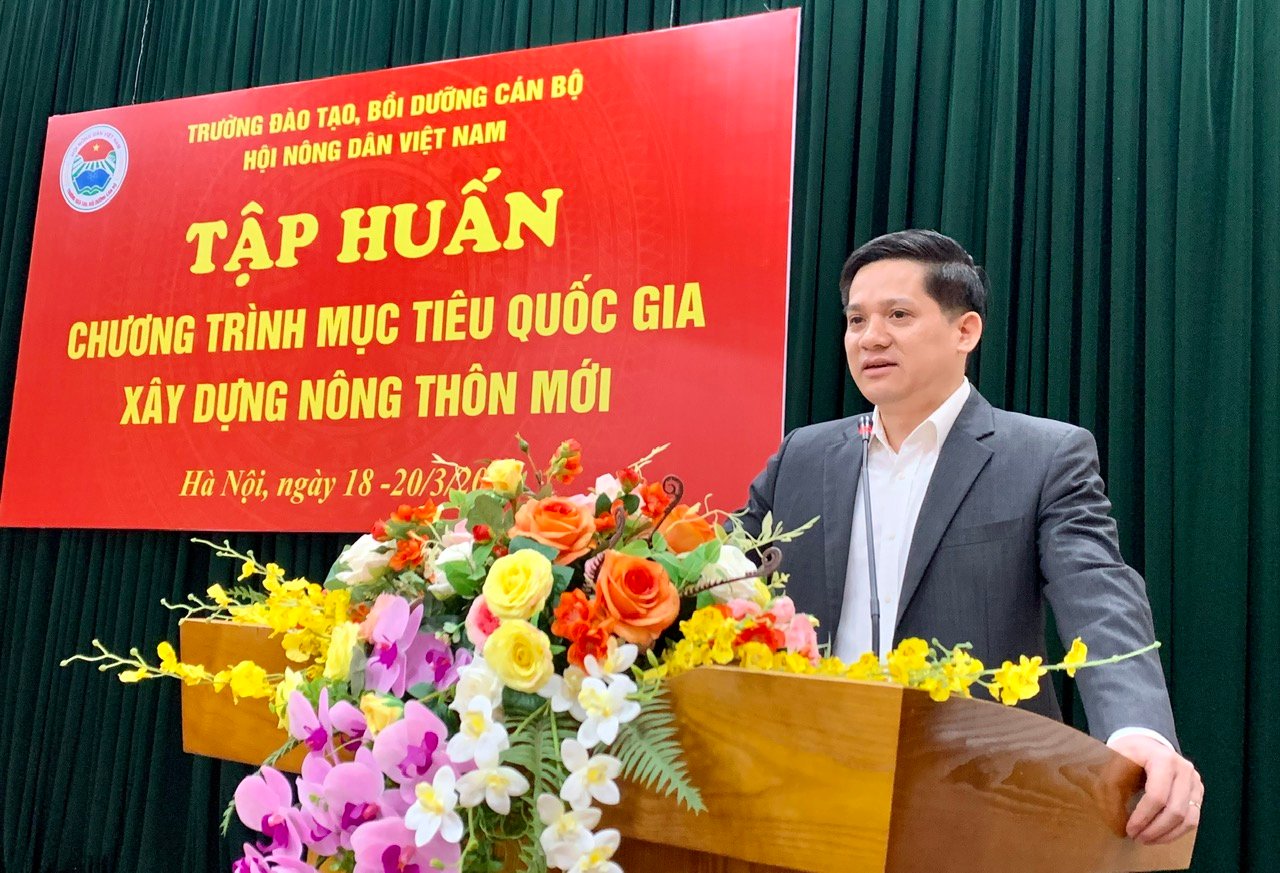 Trung ương Hội Nông dân Việt Nam khai giảng lớp tập huấn Chương trình mục tiêu Quốc gia xây dựng nông thôn mới - Ảnh 1.