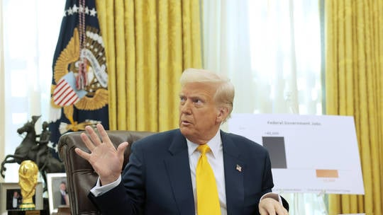 Ông Trump tuyên bố ý định bình thường hóa quan hệ với Nga và Trung Quốc - Ảnh 1.