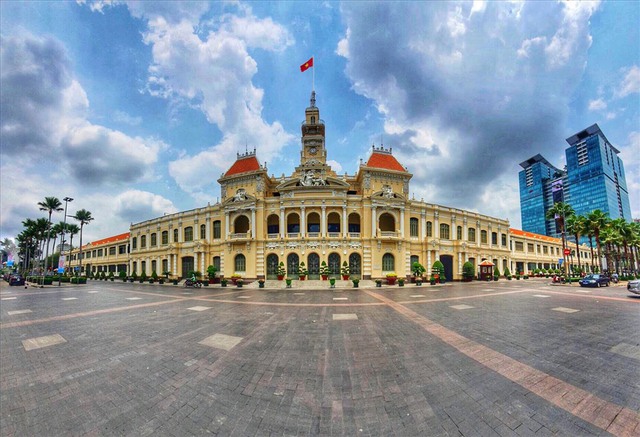 Các sở ngành, quận huyện của TP.HCM phải trình đề án sắp xếp bộ máy trước ngày 28/3 - Ảnh 1.