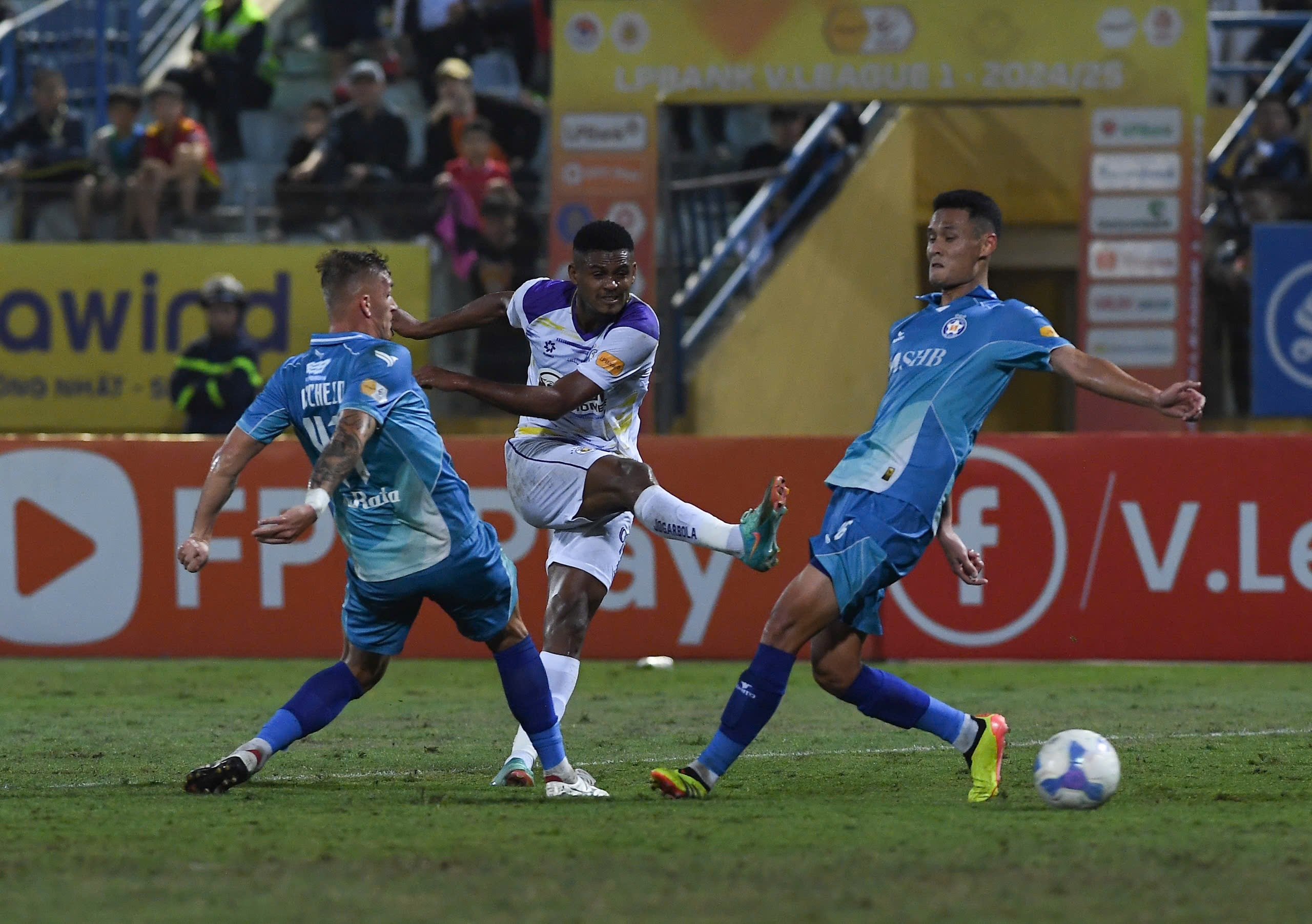 "Vua phá lưới” giải VĐQG Bolivia ghi bàn, Hà Nội FC thắng nghẹt thở SHB Đà Nẵng - Ảnh 8.