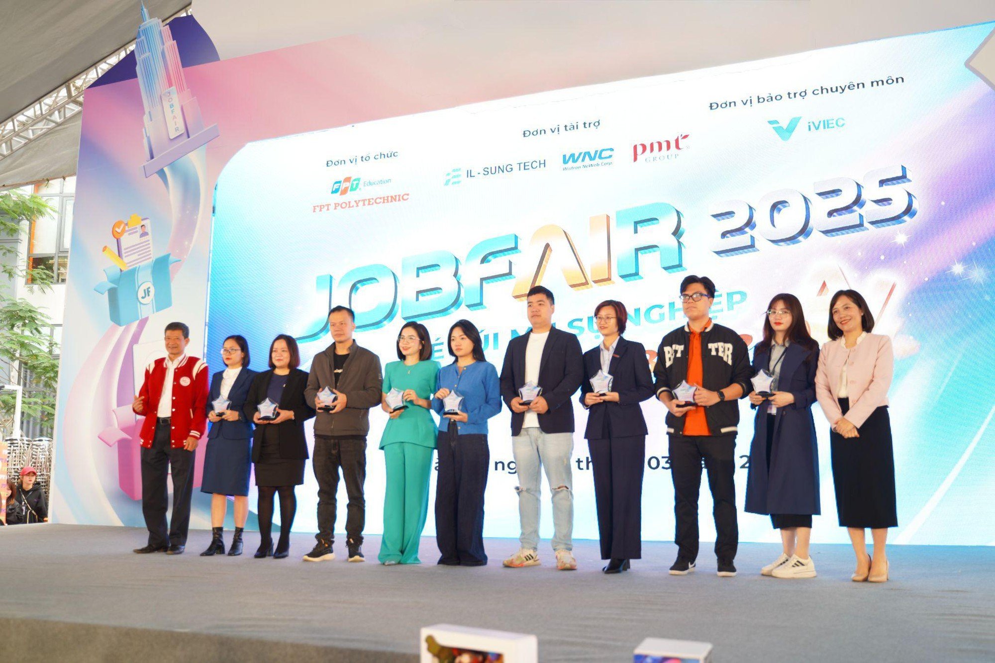 FPT Polytechnic tổ chức JobFair, khẳng định giá trị "Thực học - Thực nghiệp" - Ảnh 2.