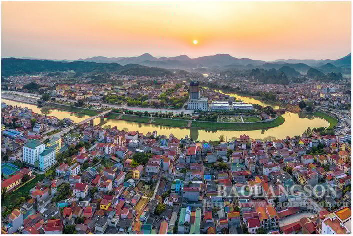 2 tỉnh biên giới là Cao Bằng và Lạng Sơn tách tỉnh năm nào, thời gian qua giảm số huyện, xã ra sao? - Ảnh 1.