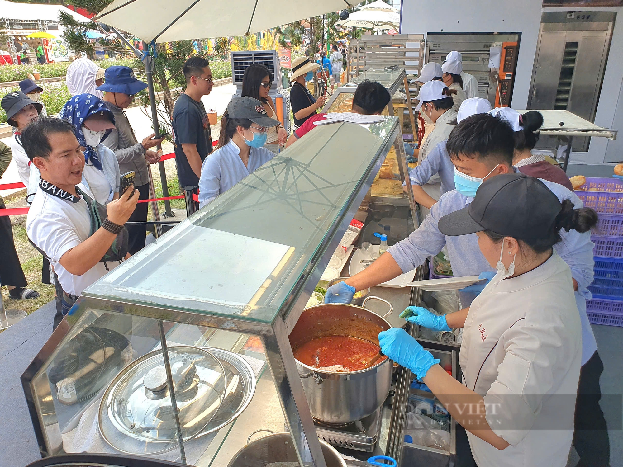 Gặp vua bánh mì, xem ông tự tay làm món đặc biệt mà nhiều người rất mê- Ảnh 7.