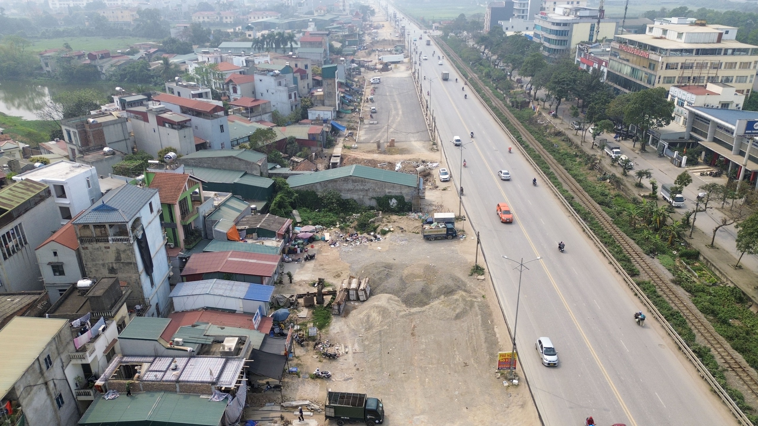 Toàn cảnh tuyến đường cửa ngõ huyết mạch Hà Nội 15 năm vẫn chưa làm xong 4,8 km - Ảnh 13.