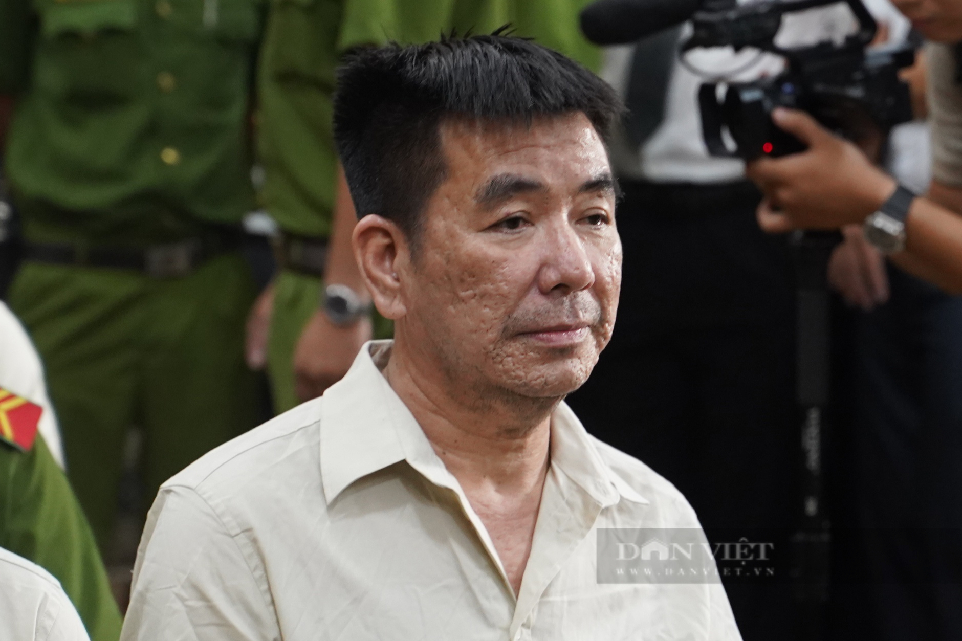 Cựu Chủ tịch tỉnh An Giang Nguyễn Thanh Bình hầu tòa trong vụ "cát tặc" của đại gia miền Tây- Ảnh 3.
