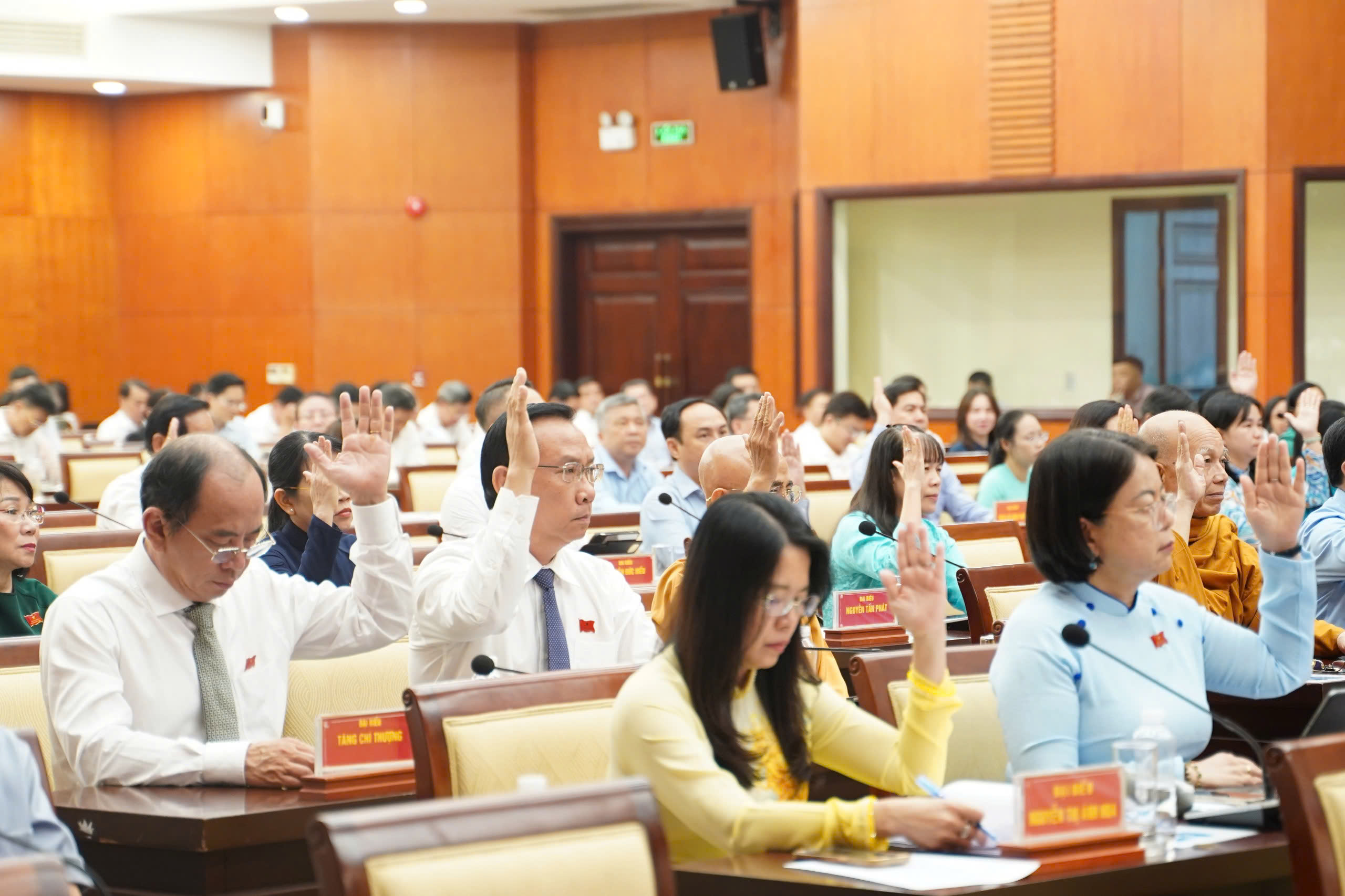 TP.HCM đề xuất dừng chính sách hỗ trợ thêm cho cán bộ trong quá trình sắp xếp bộ máy - Ảnh 1.