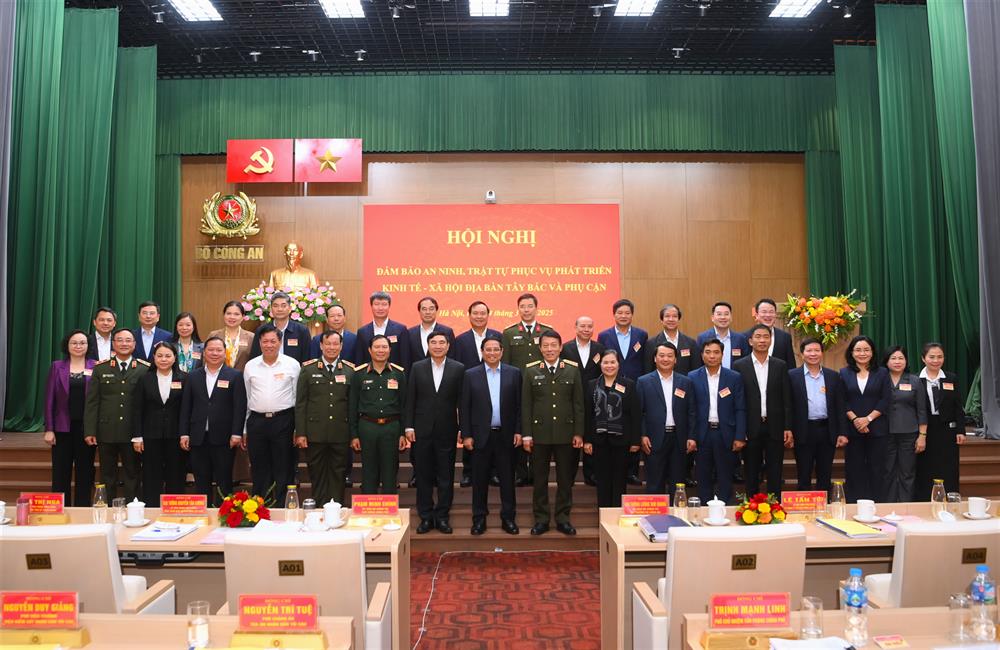 Thủ tướng giao 9 nhiệm vụ lớn, trọng tâm để phát triển kinh tế - xã hội địa bàn Tây Bắc và phụ cận- Ảnh 4.