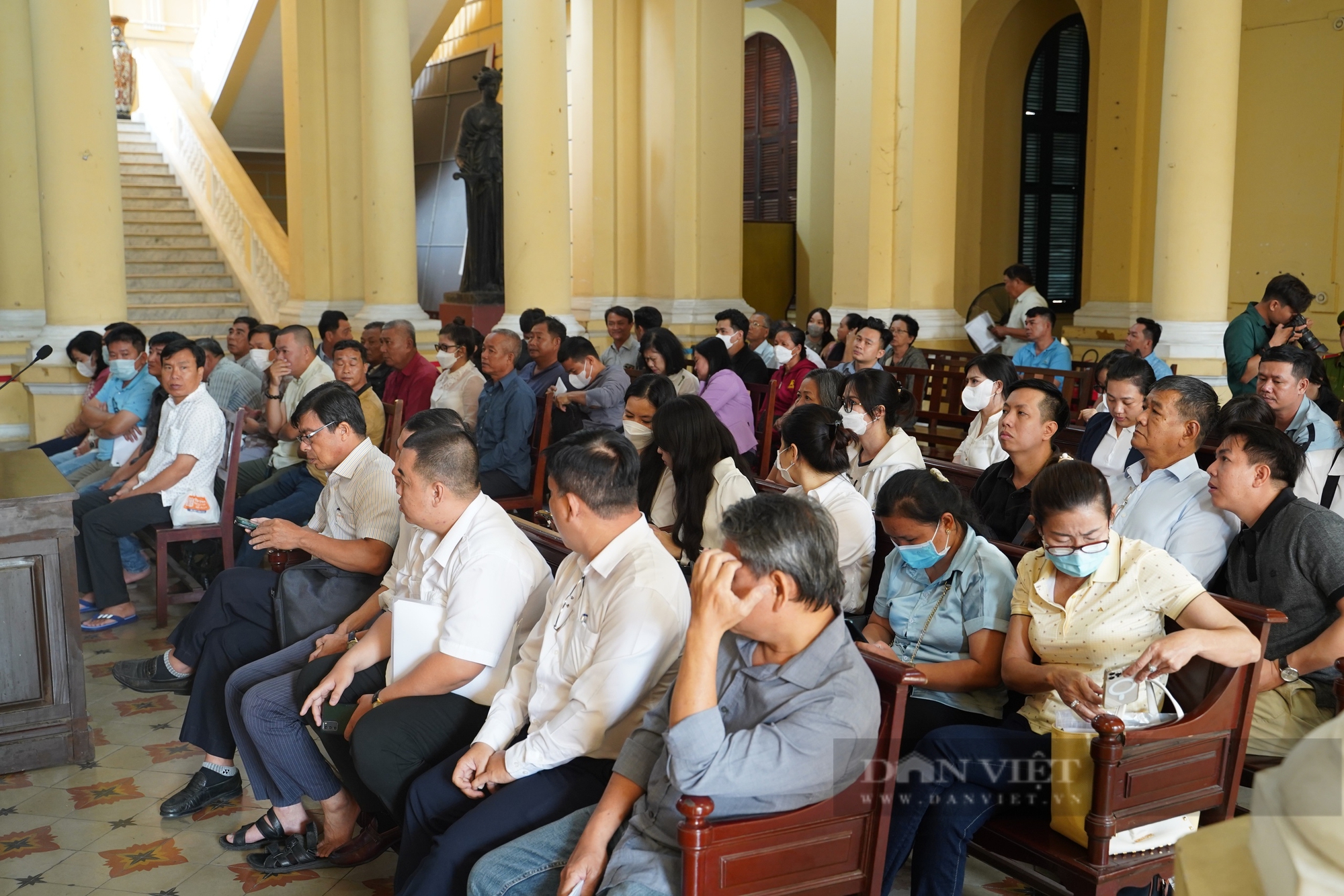 Cựu Chủ tịch tỉnh An Giang Nguyễn Thanh Bình hầu tòa trong vụ "cát tặc" của đại gia miền Tây- Ảnh 11.