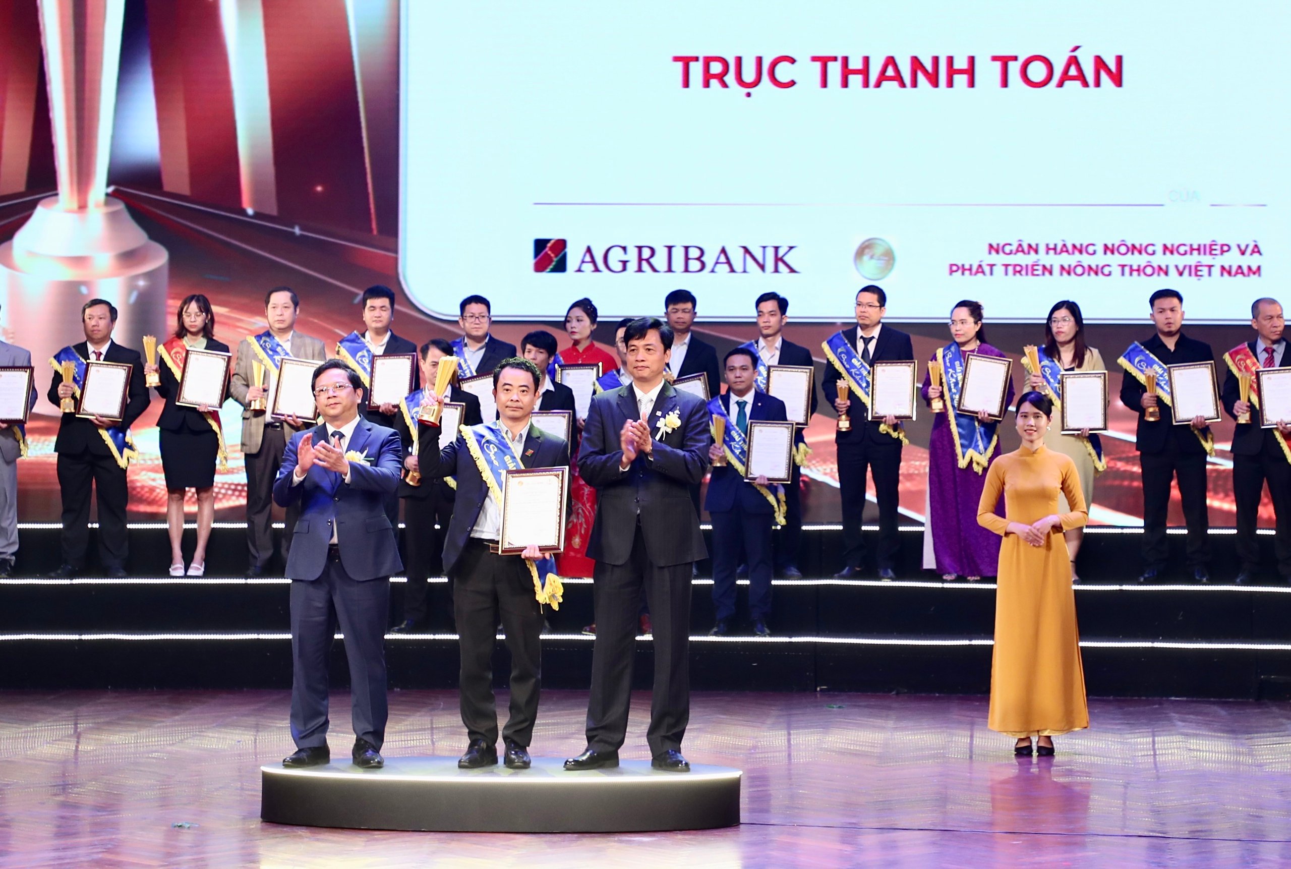 37 năm Agribank: Chuyển đổi số để "tam nông" chạm tay vào tài chính hiện đại- Ảnh 9.