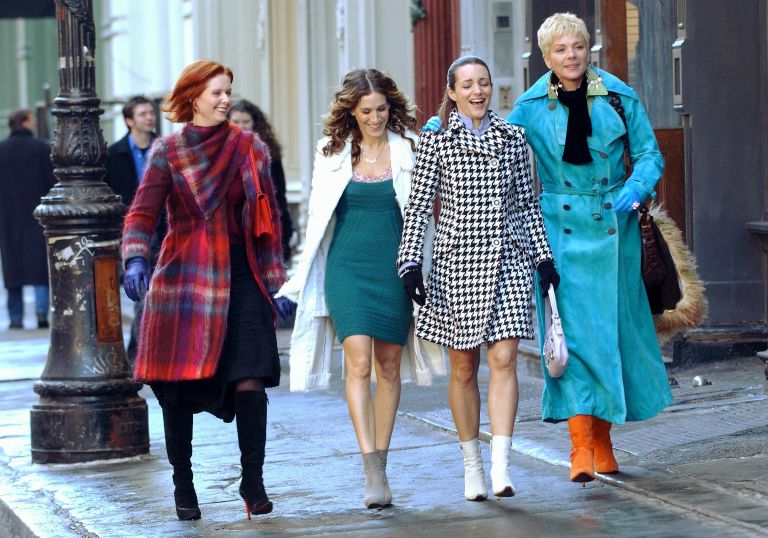Xem phim "Sex and the City", tôi ném ánh mắt căm phẫn sang chồng, rồi dứt khoát đem những bộ váy ngủ nhàu nhĩ trong tủ vứt vào sọt rác - Ảnh 1.