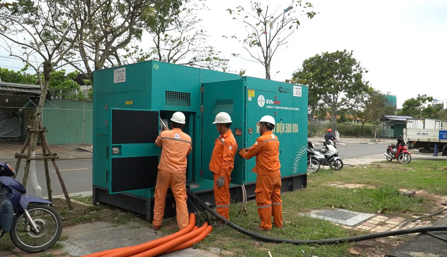 PC Đà Nẵng sẵn sàng nguồn điện phục vụ các hoạt động kỷ niệm 50 năm giải phóng thành phố Đà Nẵng - Ảnh 1.