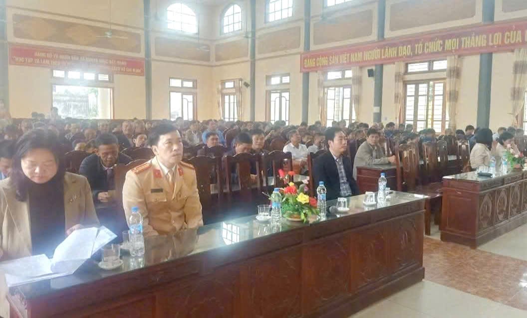 Ninh Bình: Tuyên truyền về đảm bảo trật tự an toàn giao thông và phòng chống tác hại thuốc lá 2025 - Ảnh 3.