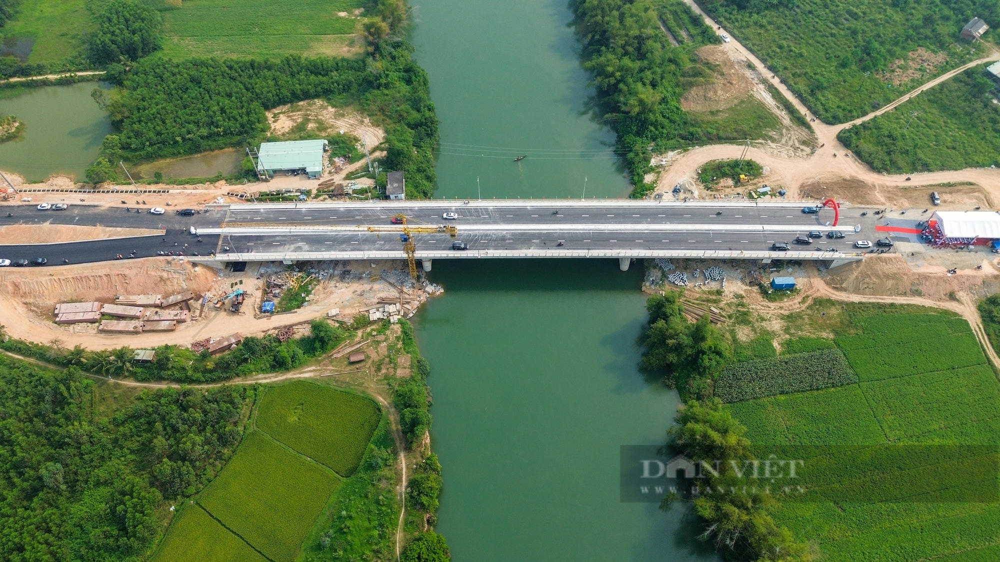 Diện mạo cây cầu nối Đà Nẵng với Quảng Nam vừa được thông xe - Ảnh 13.