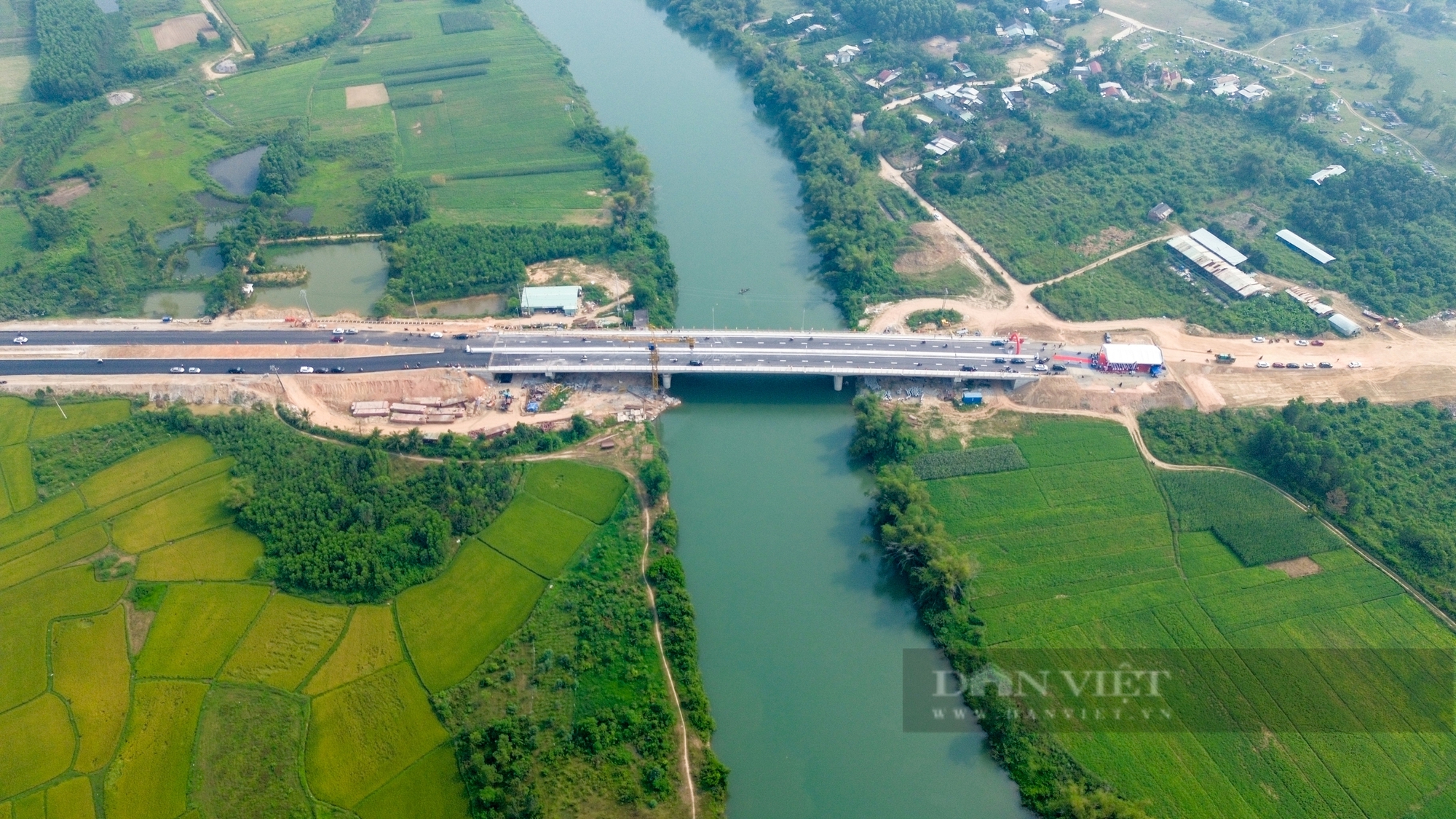 Diện mạo cây cầu nối Đà Nẵng với Quảng Nam vừa được thông xe - Ảnh 5.