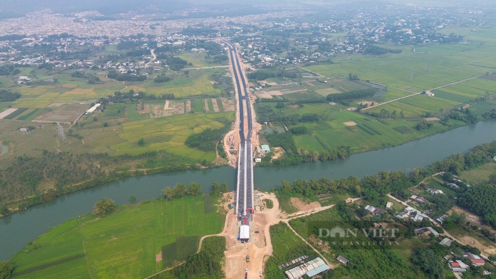 Diện mạo cây cầu nối Đà Nẵng với Quảng Nam vừa được thông xe - Ảnh 8.