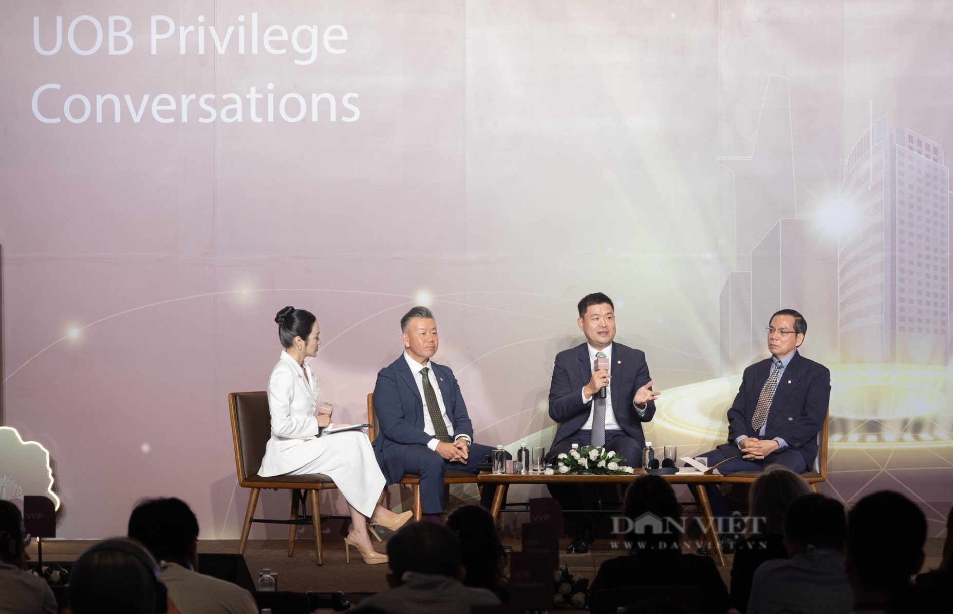 Chuyên gia UOB dự báo kinh tế Việt Nam tiếp tục tăng trưởng trong năm 2025, thương chiến toàn cầu- Ảnh 1.