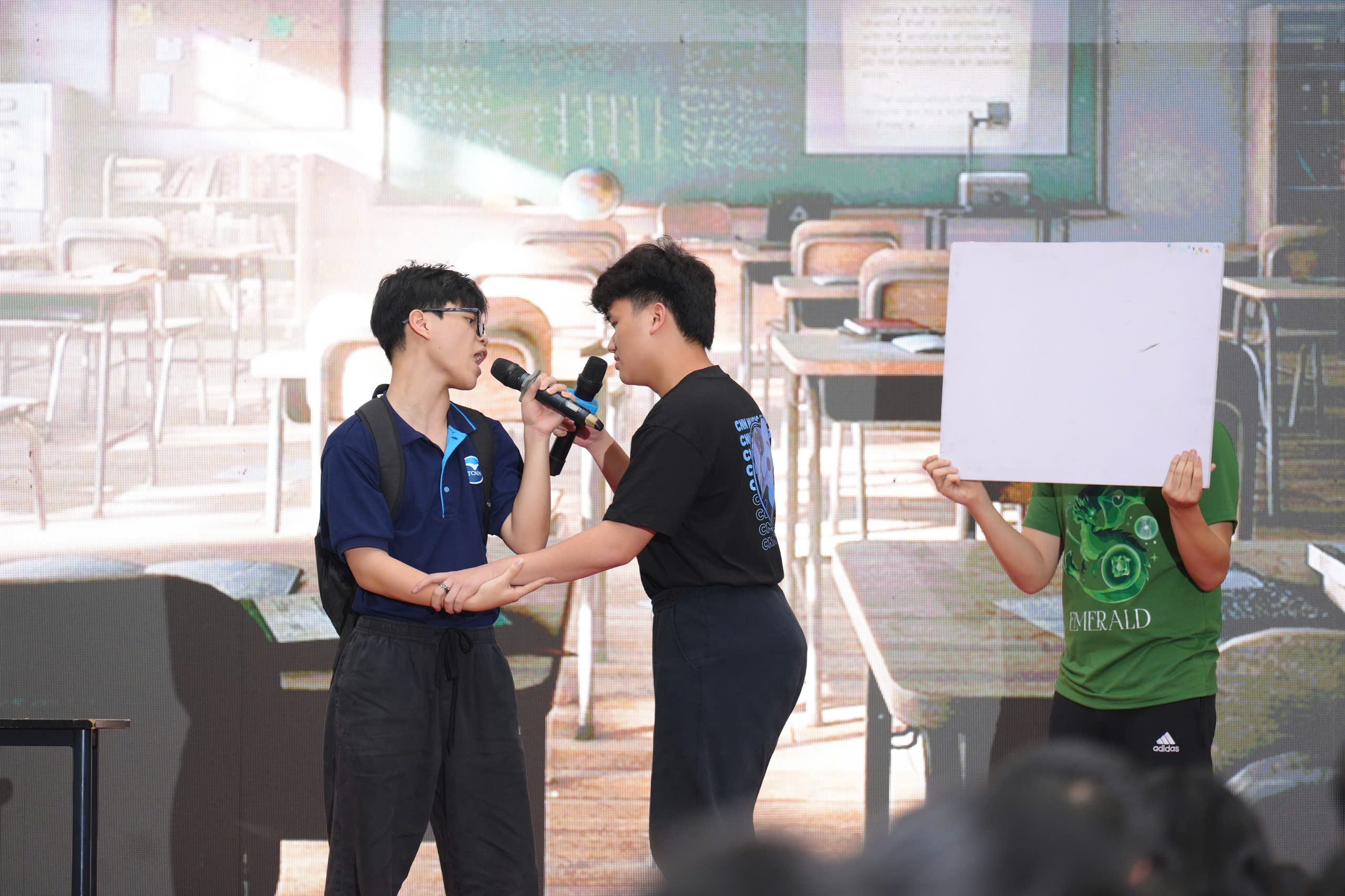 Hiệu phó THPT Chuyên Ngoại ngữ: "Các môn Khoa học Tự nhiên chỉ ý nghĩa khi đem lại niềm vui đích thực cho người học" - Ảnh 3.