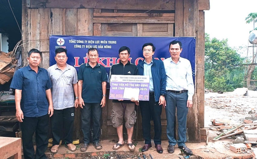 PC Đắk Nông hỗ trợ xây dựng thêm 5 căn nhà tình nghĩa trong năm 2025- Ảnh 2.