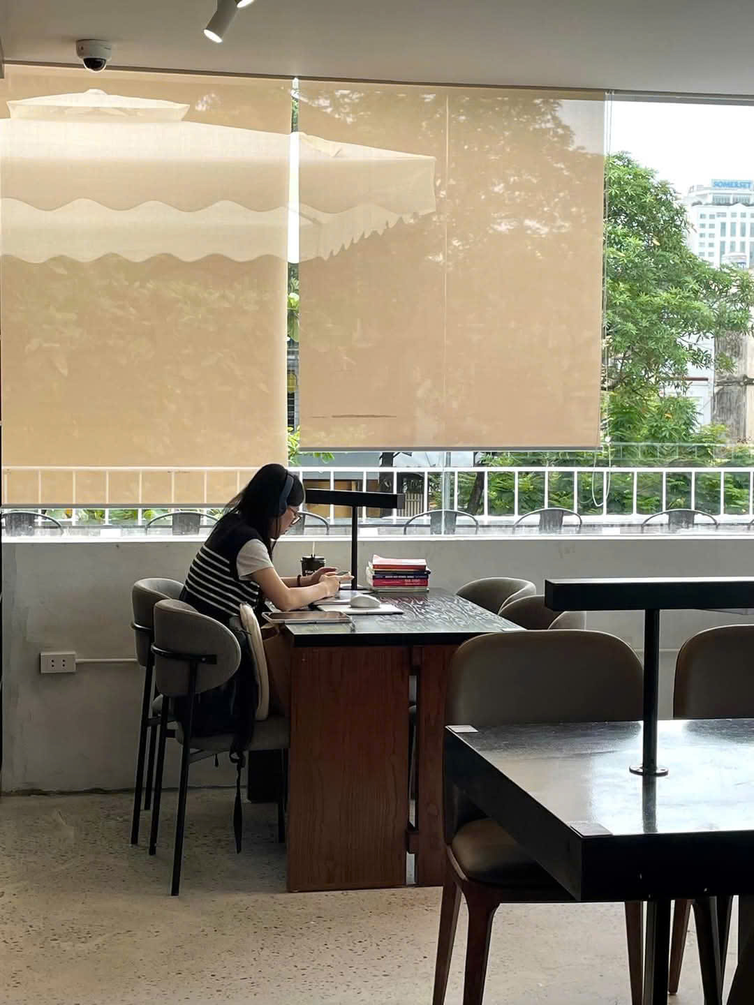 Bỏ việc văn phòng để làm freelancer: Giấc mơ "việc nhẹ lương cao" có thành hiện thực? - Ảnh 1.