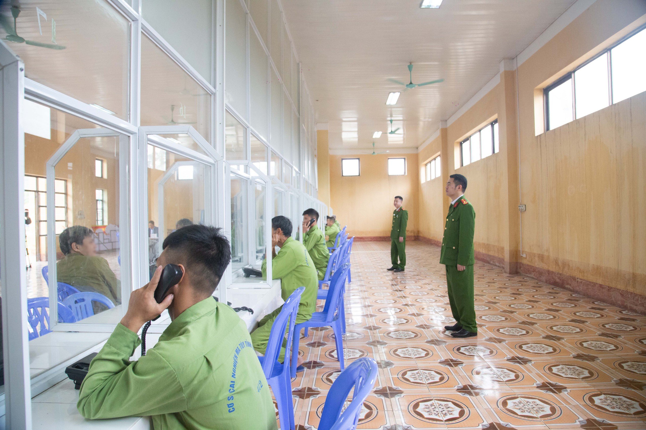 Hoạt động của cơ sở cai nghiện trong những ngày đầu chuyển giao về Công an tỉnh Quảng Ninh quản lý - Ảnh 1.