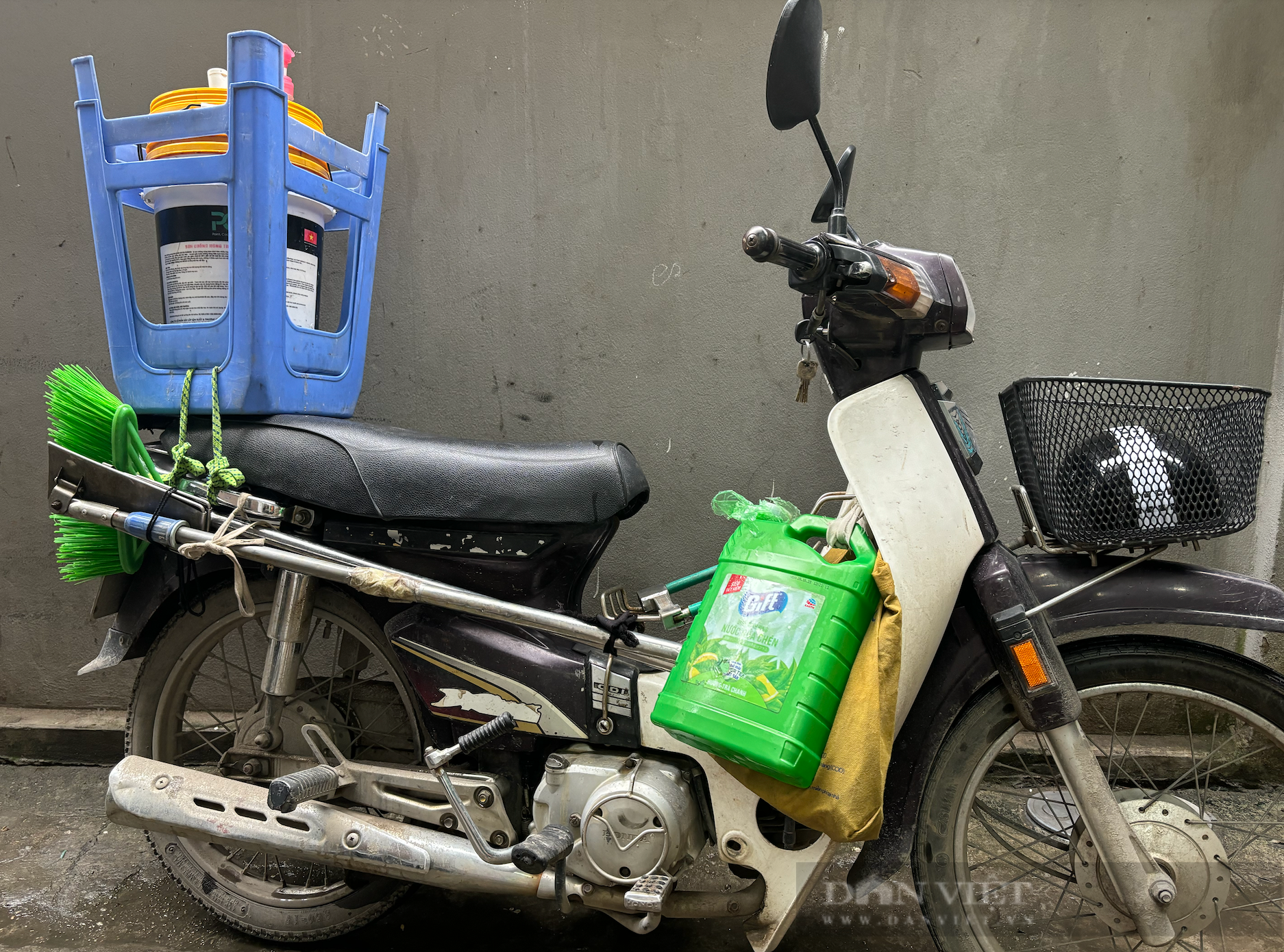 "Ăn nên làm ra" dịch vụ dọn nhà mùa nồm - Ảnh 4.