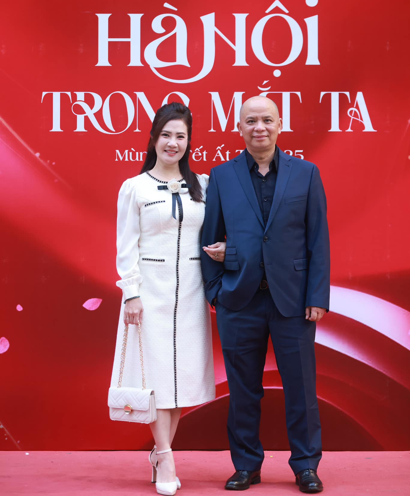 Ngoài đời, Nghệ sĩ Ưu tú Nguyệt Hằng với Nghệ sĩ Nhân dân Lan Hương là mẹ ghẻ con chồng?- Ảnh 9.