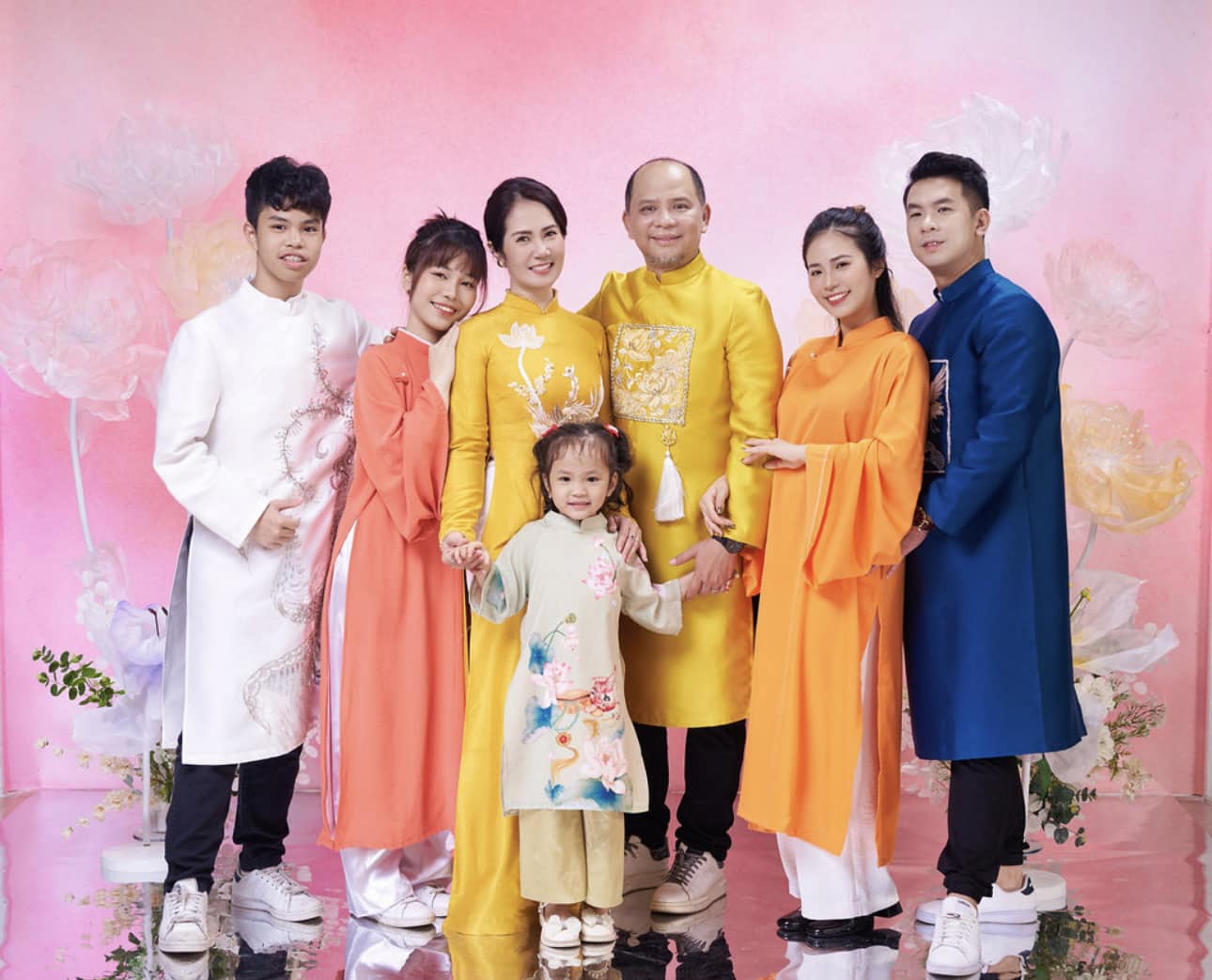 Ngoài đời, Nghệ sĩ Ưu tú Nguyệt Hằng với Nghệ sĩ Nhân dân Lan Hương là mẹ ghẻ con chồng?- Ảnh 8.