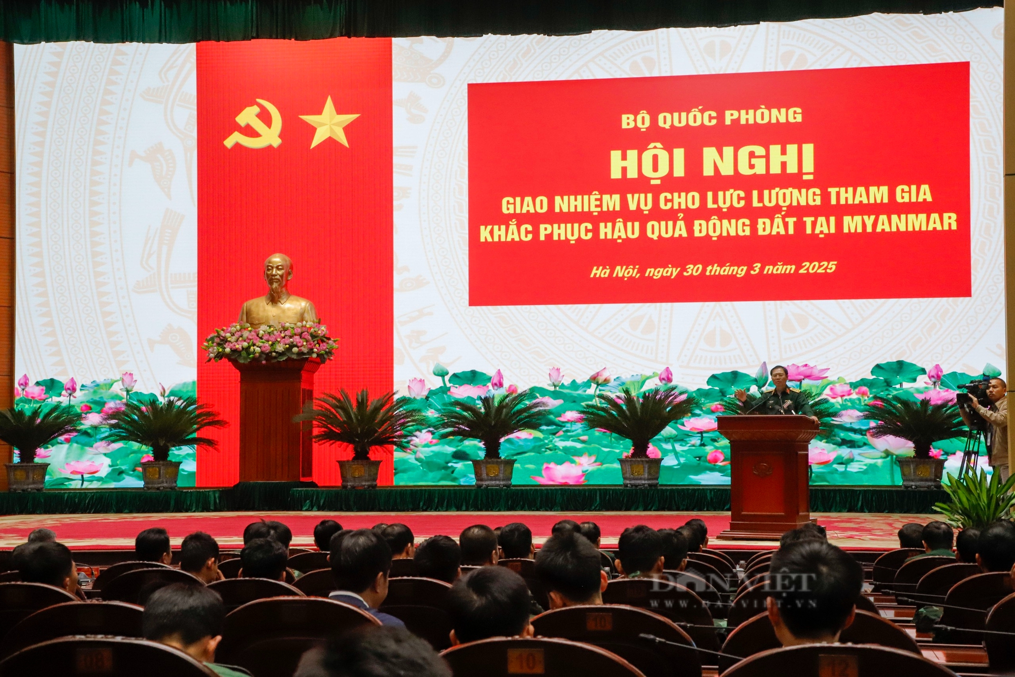 Hình ảnh lực lượng quân đội đặc biệt của Việt Nam lên đường khắc phục hậu quả động đất tại Myanmar- Ảnh 1.