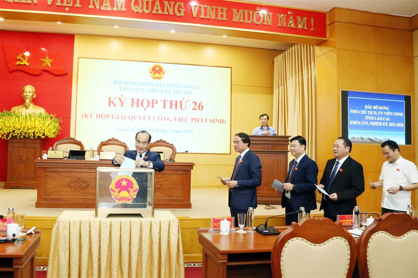 Lào Cai có tân Phó Chủ tịch UBND tỉnh - Ảnh 2.
