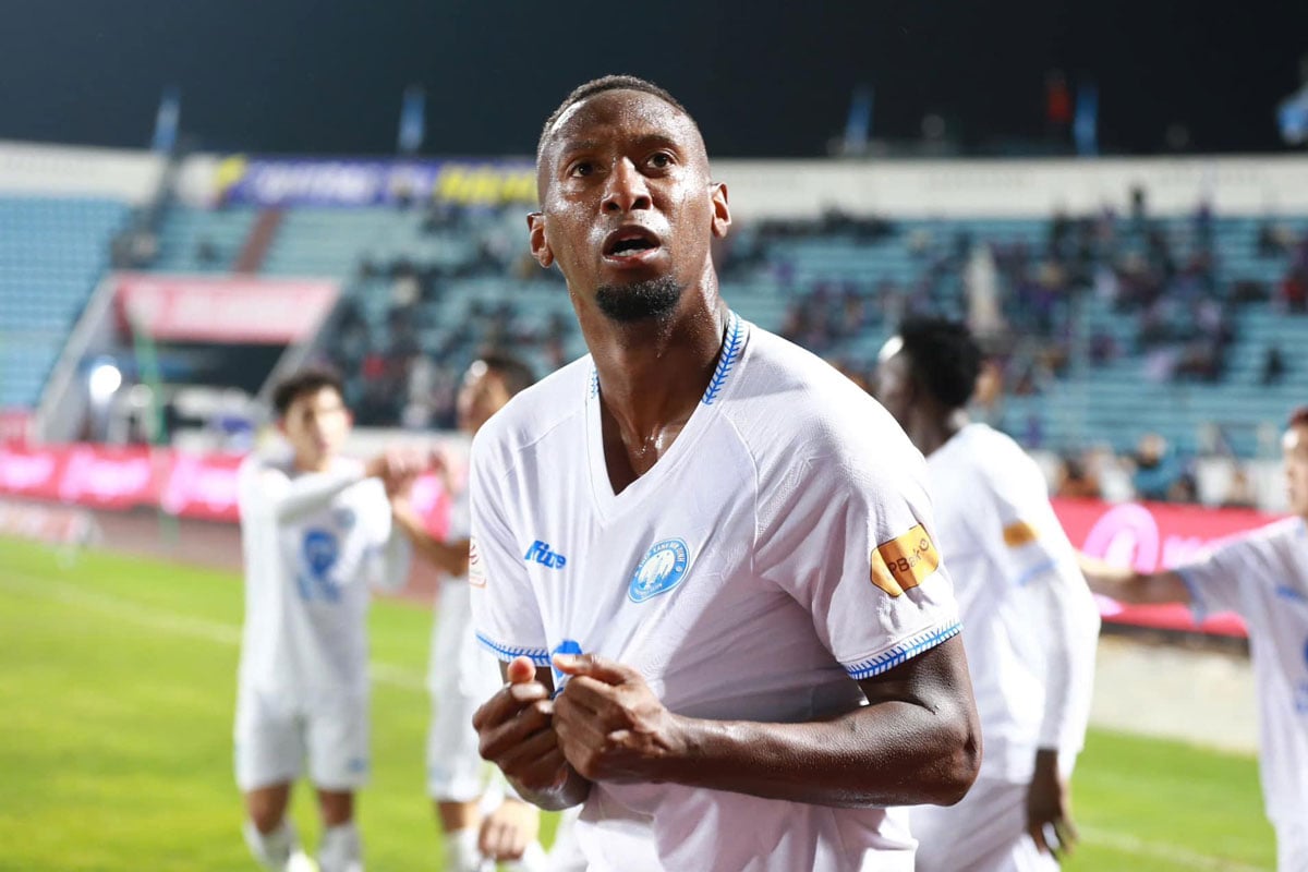 Ngoại binh đắt giá nhất V.League 2024/25, ghi vỏn vẹn 1 bàn sau 14 trận - Ảnh 10.