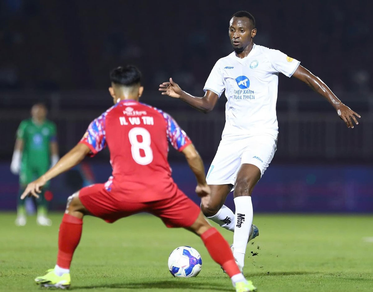 Ngoại binh đắt giá nhất V.League 2024/25, ghi vỏn vẹn 1 bàn sau 14 trận - Ảnh 4.