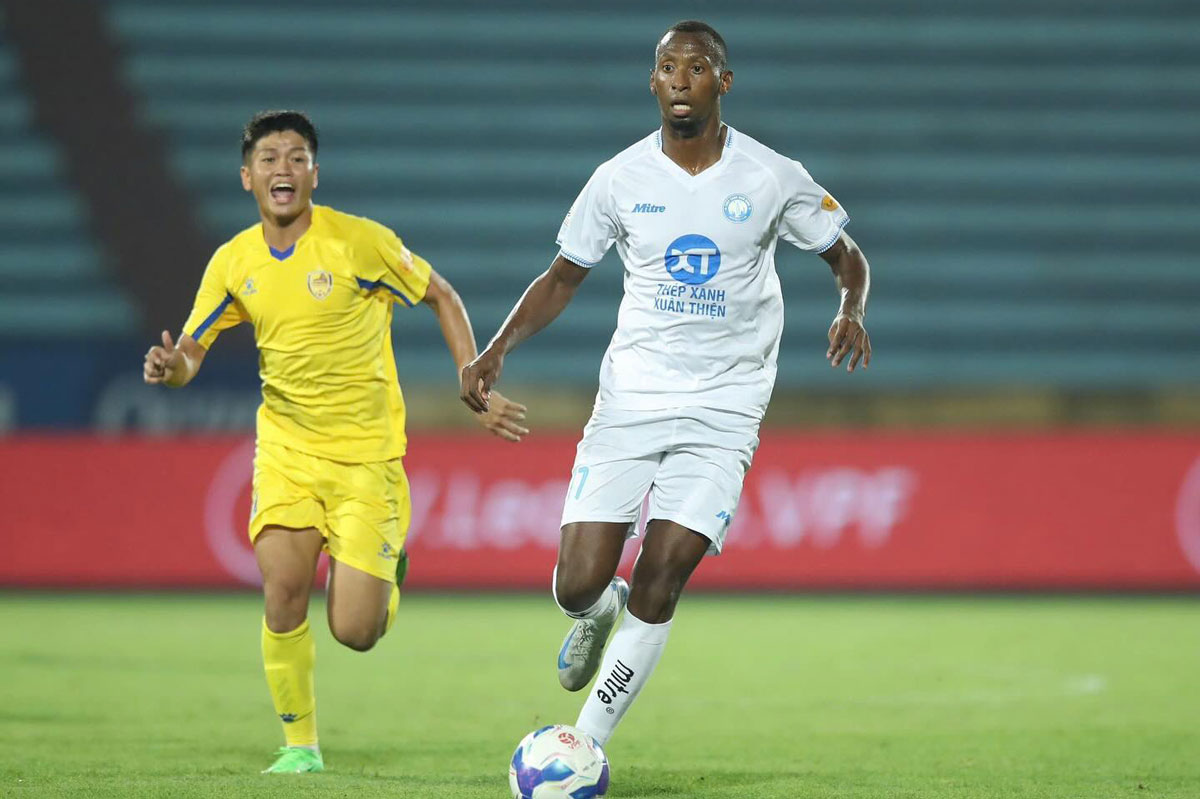 Ngoại binh đắt giá nhất V.League 2024/25, ghi vỏn vẹn 1 bàn sau 14 trận - Ảnh 5.