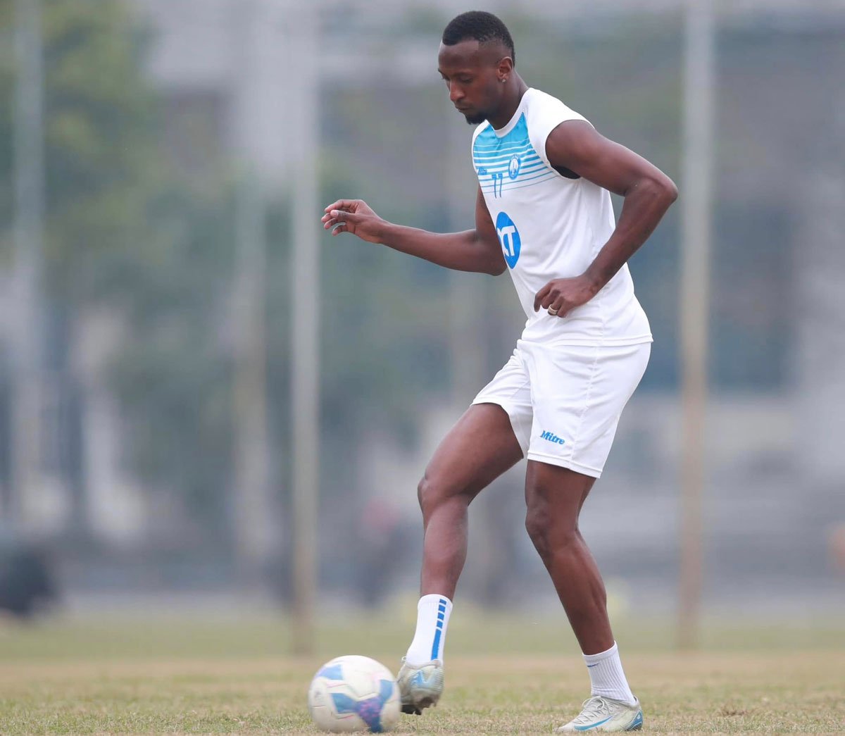 Ngoại binh đắt giá nhất V.League 2024/25, ghi vỏn vẹn 1 bàn sau 14 trận - Ảnh 6.