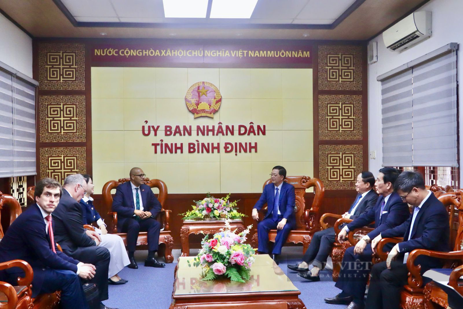 Cuộc gặp mới nhất của Bí thư, Chủ tịch Bình Định và Tập đoàn PNE bàn về dự án điện gió 4,6 tỷ USD- Ảnh 1.