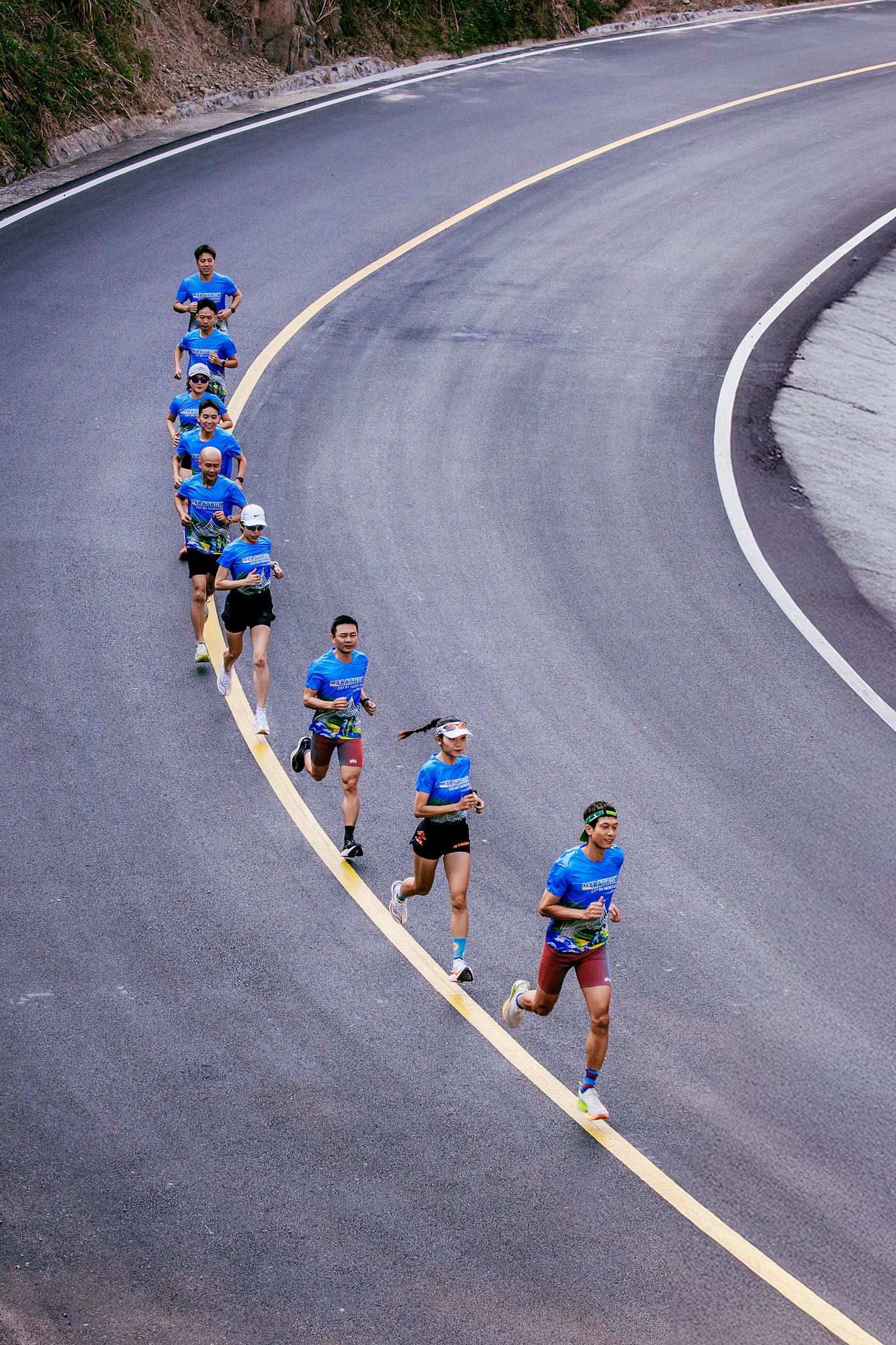 Sải bước trên miền Di sản - giải Marathon lớn nhất miền Bắc diễn ra tại Cát Bà- Ảnh 6.