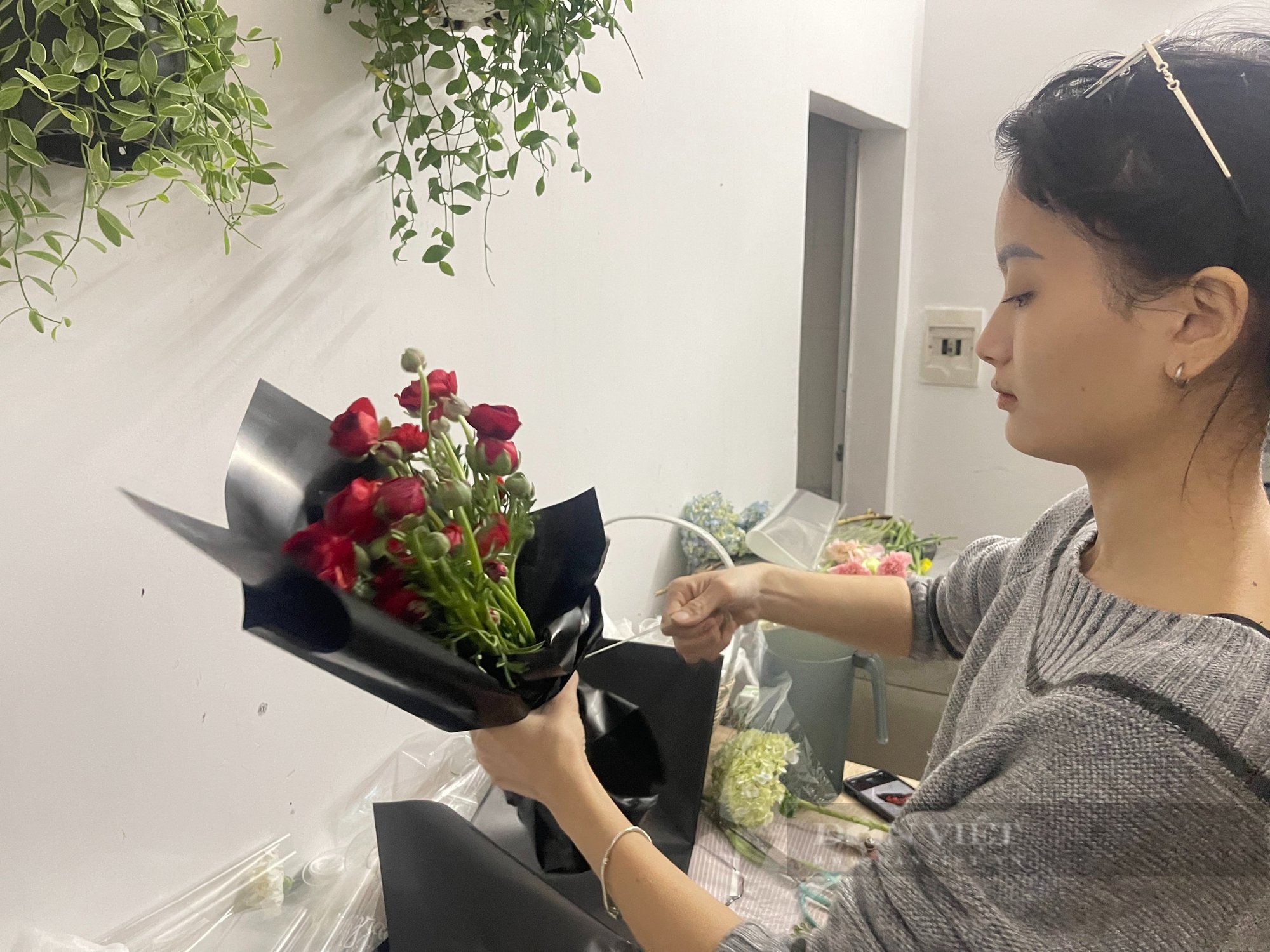 Hoa “ăn được” lên ngôi, nhiều cửa hàng dừng đơn từ sớm dịp 8/3 - Ảnh 12.