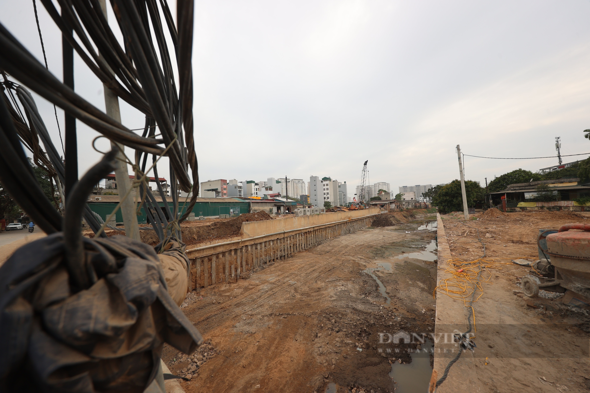 Dự án 7.400 tỷ đồng tại Hà Nội đang bị rác “bao vây”, bốc mùi hôi thối rất khó chịu- Ảnh 15.
