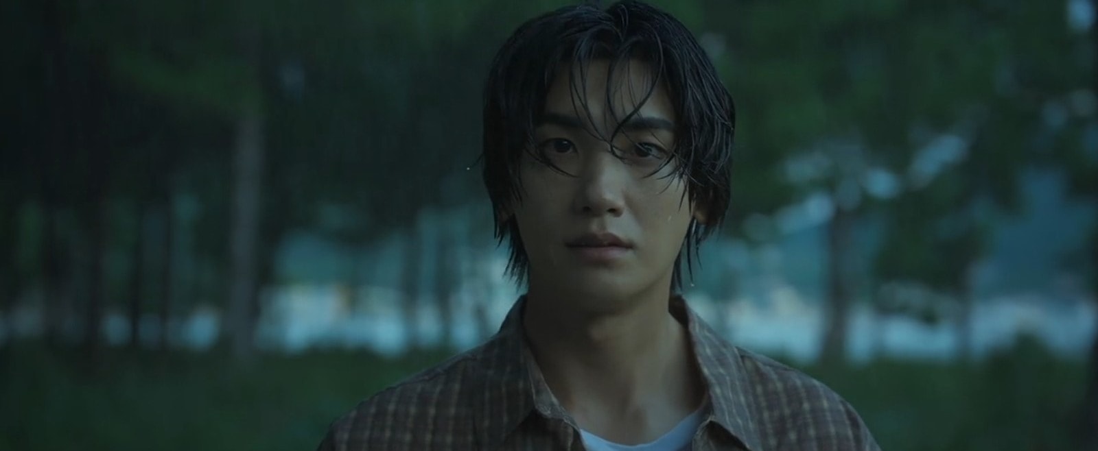 Phim Buried Hearts (Trái tim chôn vùi) tập 5: Mất trí nhớ, Park Hyung Sik gặp nguy hiểm khiến Hong Hwa Yeon lo lắng? - Ảnh 1.
