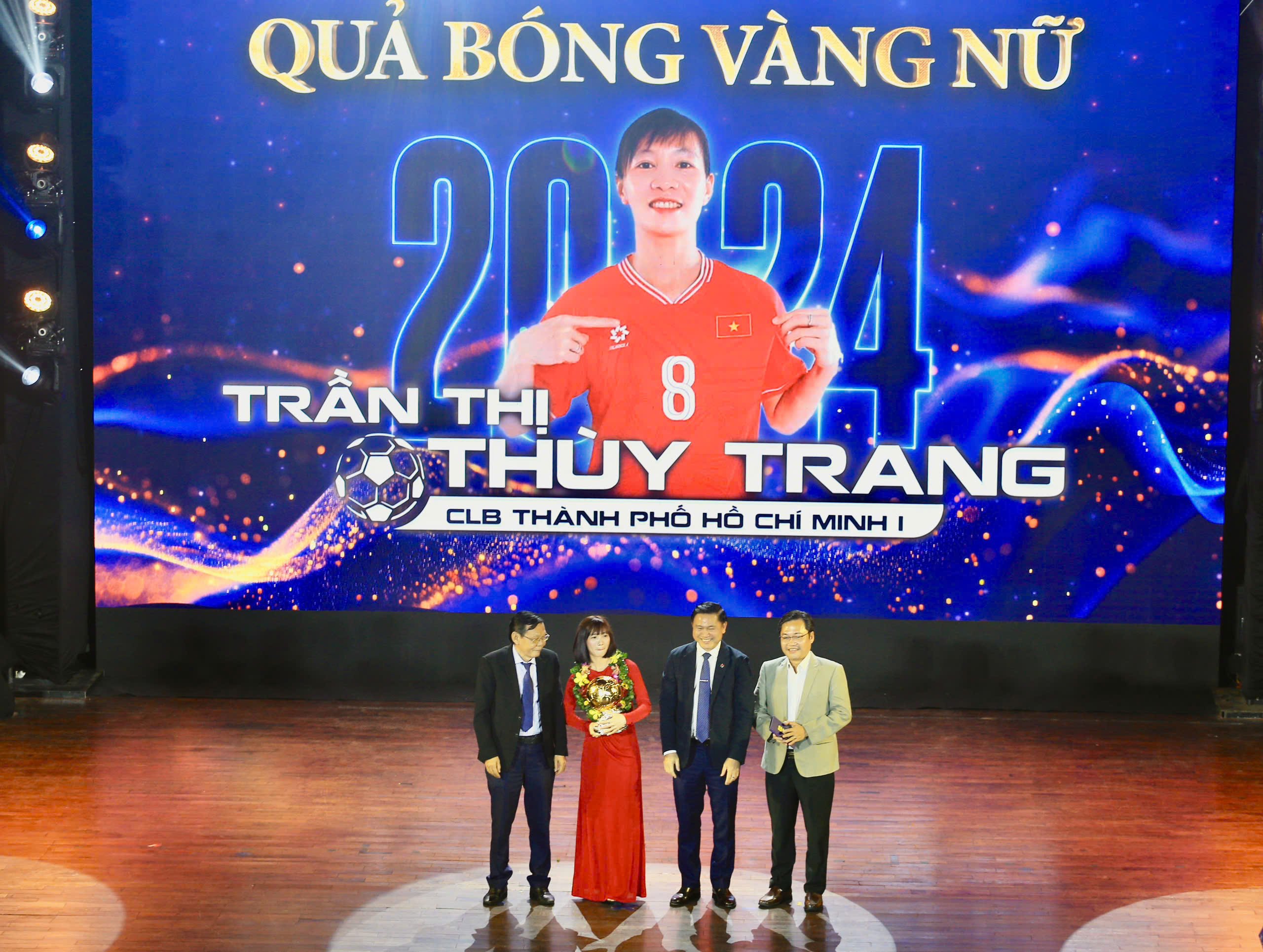 Trần Thị Thùy Trang: "Sau World Cup ba mẹ muốn tôi nghỉ bóng đá" - Ảnh 2.