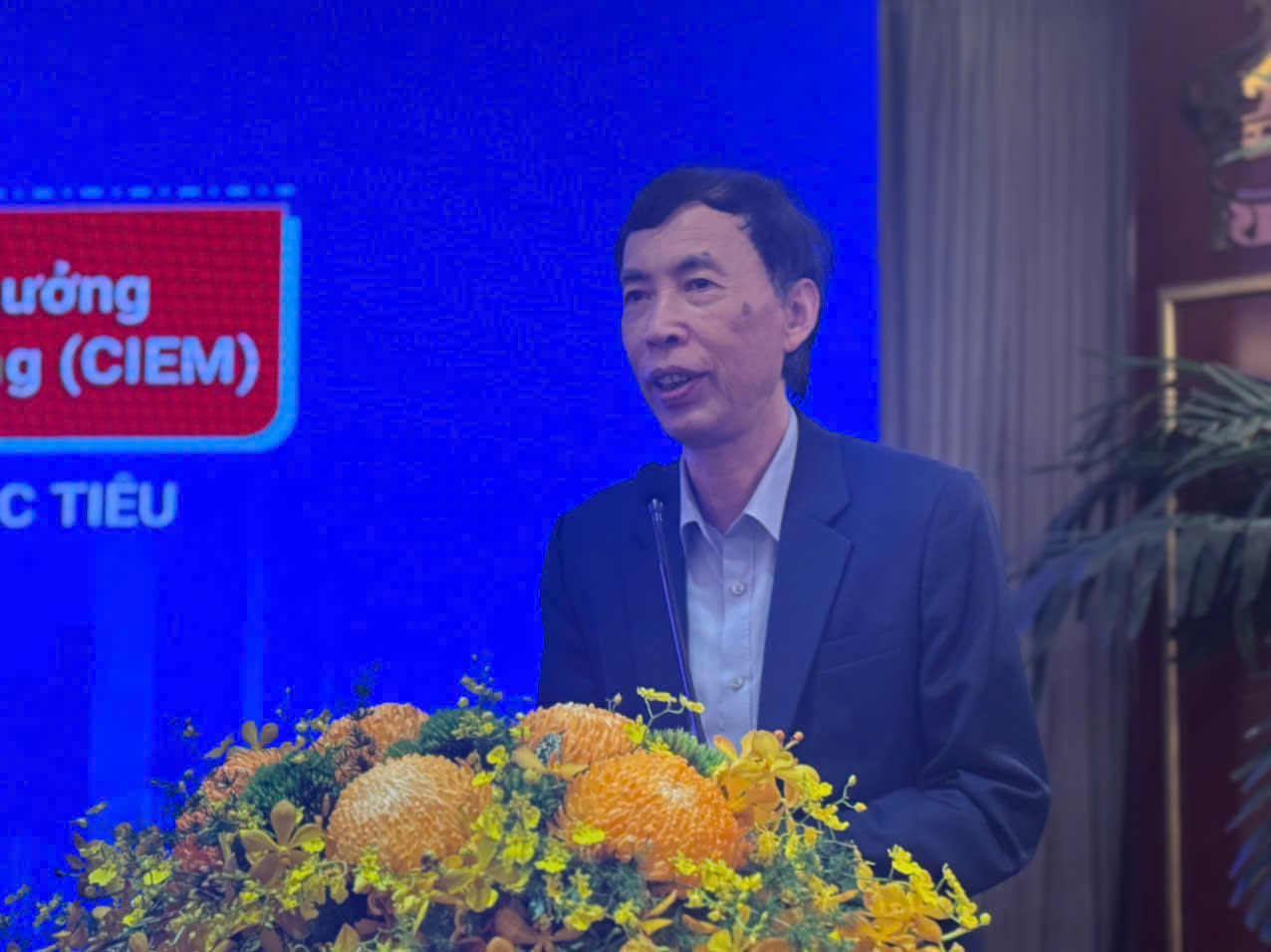 Một vị chủ tịch thành phố ăn sáng, uống cà phê với doanh nghiệp để bàn chuyện kinh tế - Ảnh 3.
