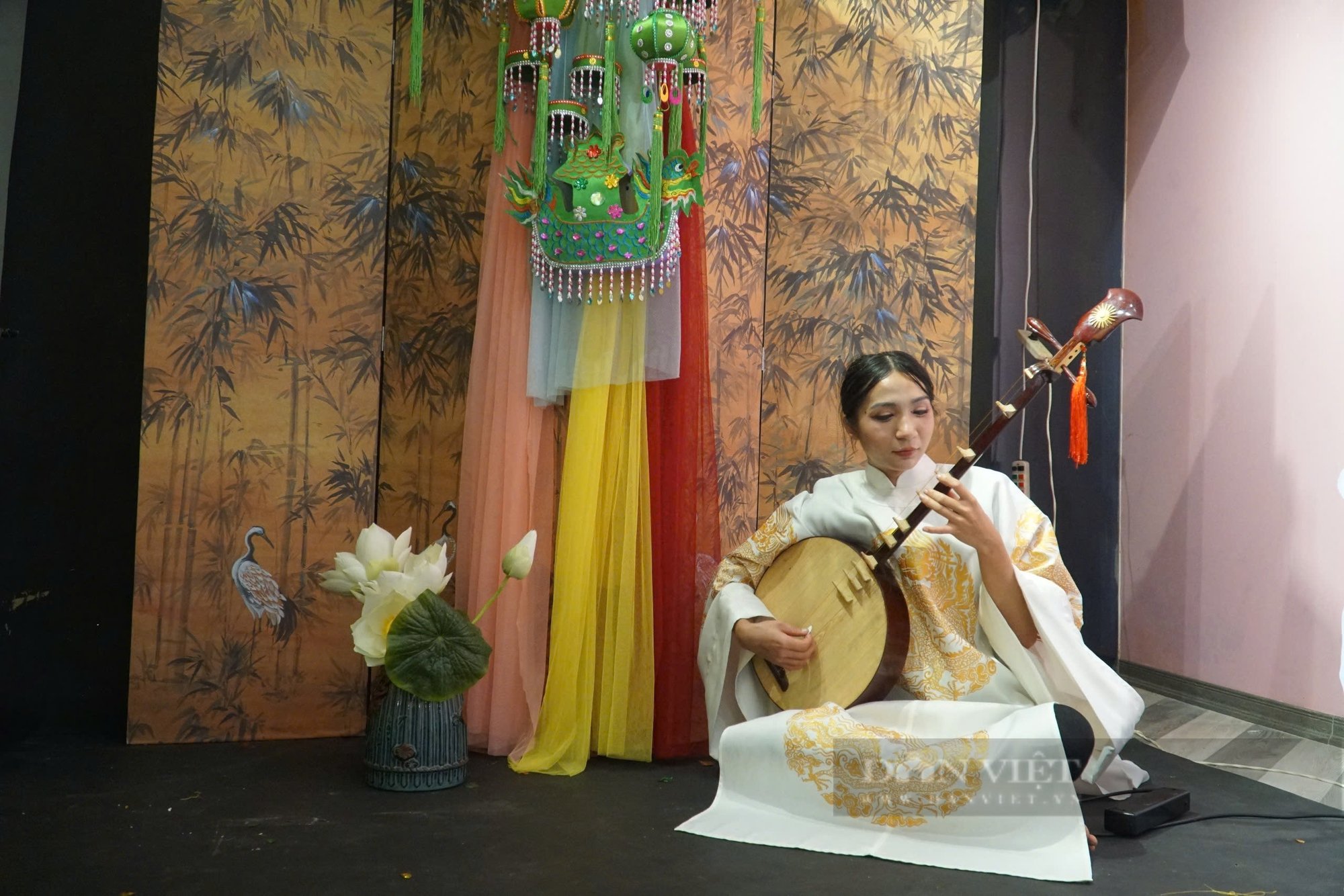 Từ nước mắt đến nụ cười: Nữ bác sĩ chuyển giới đam mê hát chèo và mong ước giản dị ngày 8/3 - Ảnh 3.