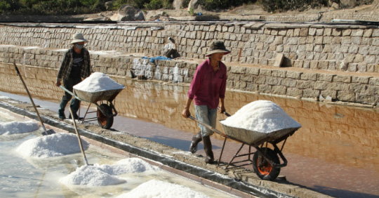 Thủ phủ muối bộn bề khó khăn